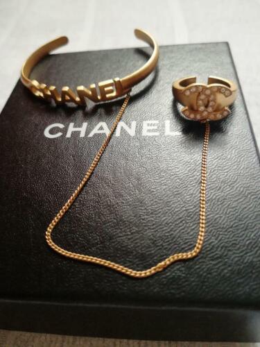 Auth Vintage CHANEL Logo Letter Bangle Bracelet w/Rhinestone CC Ring Gold  Used