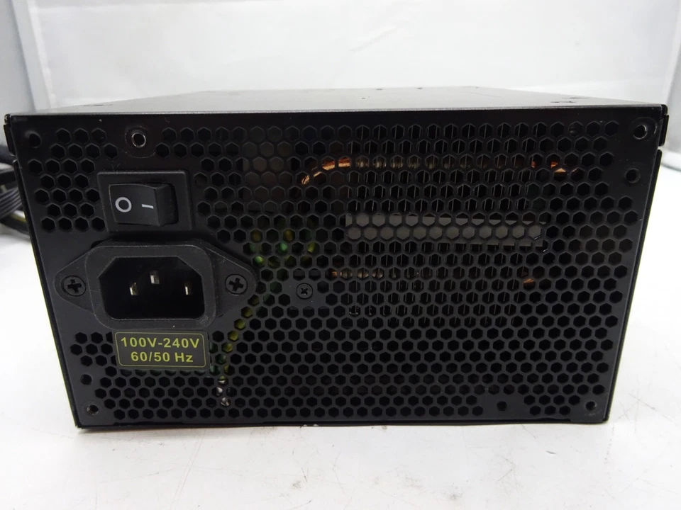 Tagan PipeRock III Series TG700-BZIII 80 Silver 20+4Pin Netzteil 700W #NT2701 - Bild 2 von 4