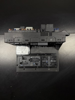 W211 Mercedes 03-09 E350 CLS550 E500 Front SAM Module Relay Fuse Box OEM