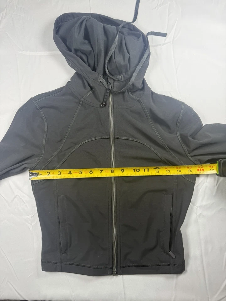 Lululemon Nulu and Mesh Cropped Define Jacket Graphite Grey Size 2 - Image 4 of 4