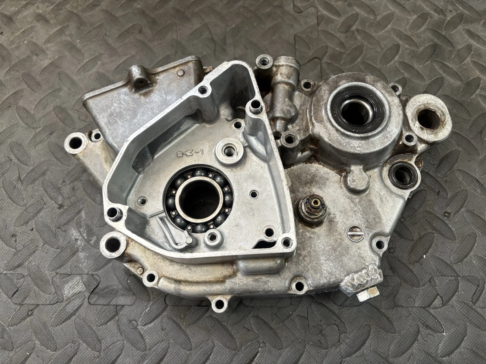 2006 04-06 SUZUKI RMZ250 04-05 KX250F OEM Left Side Engine Crankcase Crank Case