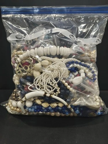 Vintage Mystery Jewelry Lot May Contain Bakelite Or Lucite. Weighs 8 Lbs 4 Oz