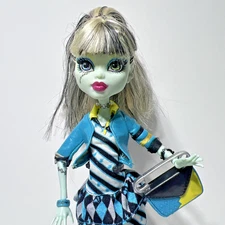 Frankie Stein Monster High Doll Picture Day Almost Complete