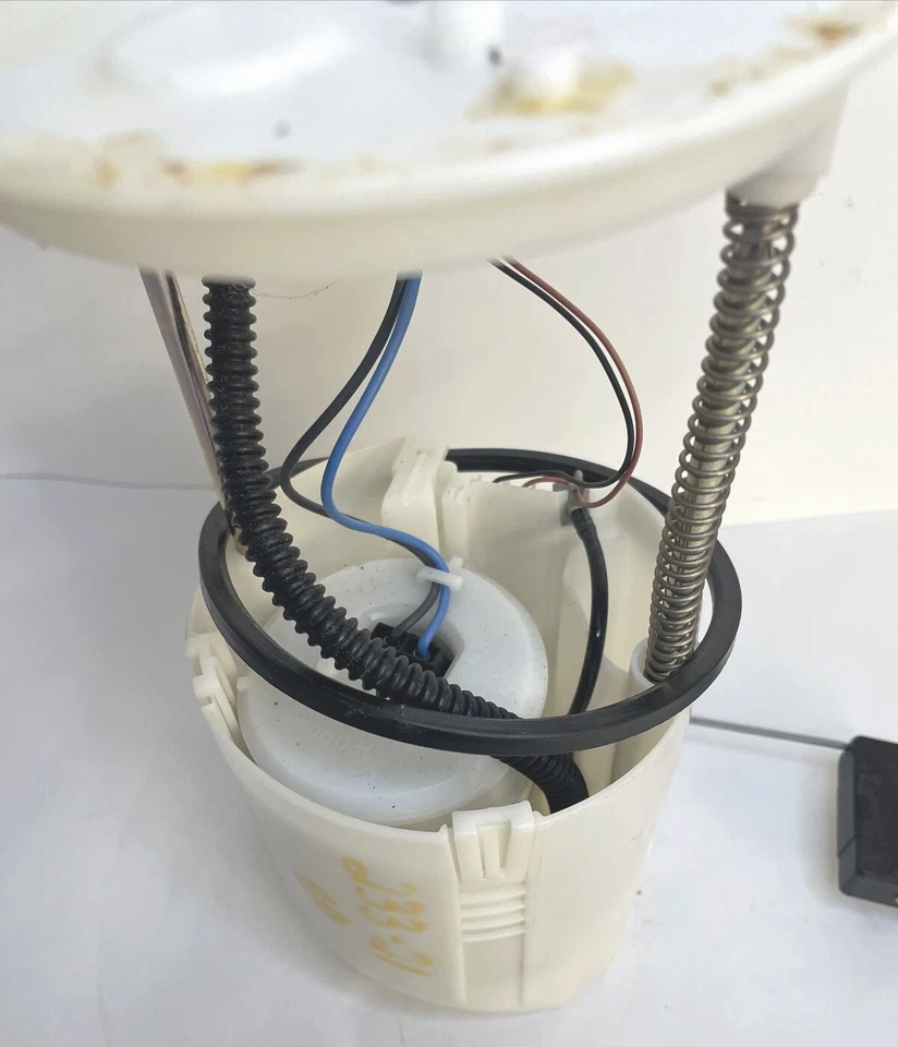 Conjunto de bomba de combustible Suzuki SX4 2007-13, montado en tanque 2,0 L OEM 323-50293 Foto 4 de 4