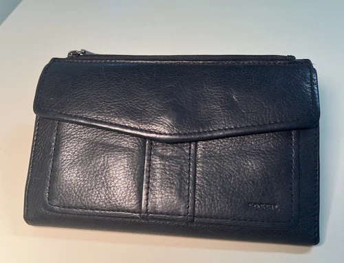 FOSSIL Women’s Navy Wallet Leather Clutch Purse Snap Closure Preowned *