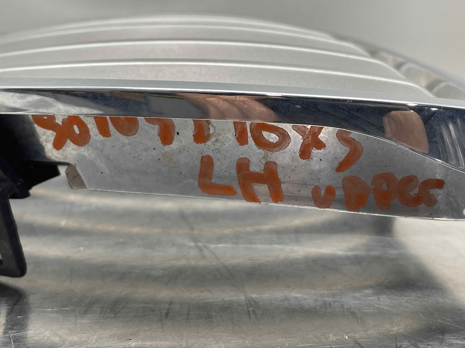 2010 BMW X3 FRONT UPPER LEFT GRILL TRIM PANEL ASSEMBLY TITANIUM FINS 07