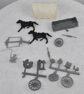 Unused Marx CTS Alamo Covered Wagon & Accesories 54mm Horses Gray Driver