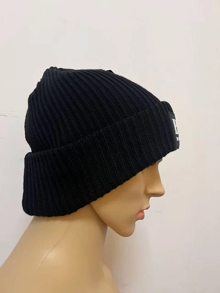 Мужские повседневные зимние теплые вязаные шапочки-бини HUGO BOSS для взрослых черные - Изображение 2 из 3