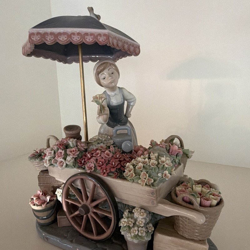 Flowers of The Season Woman Sculpture  Authentic Lladro 