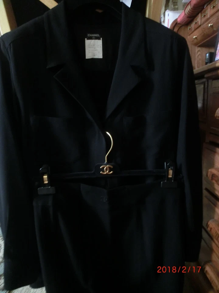 Usado-Auténtico-CHANEL-Negro-2-pc-Laine/LANA-Traje de elastano-TALLA-40 Foto 3 de 4