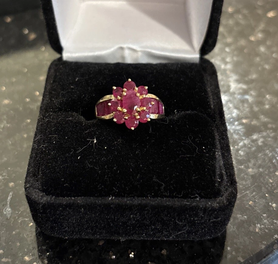 10k Gold Ruby Cluster Ring Size 4.75 July Birthstone - Image 2 of 4
