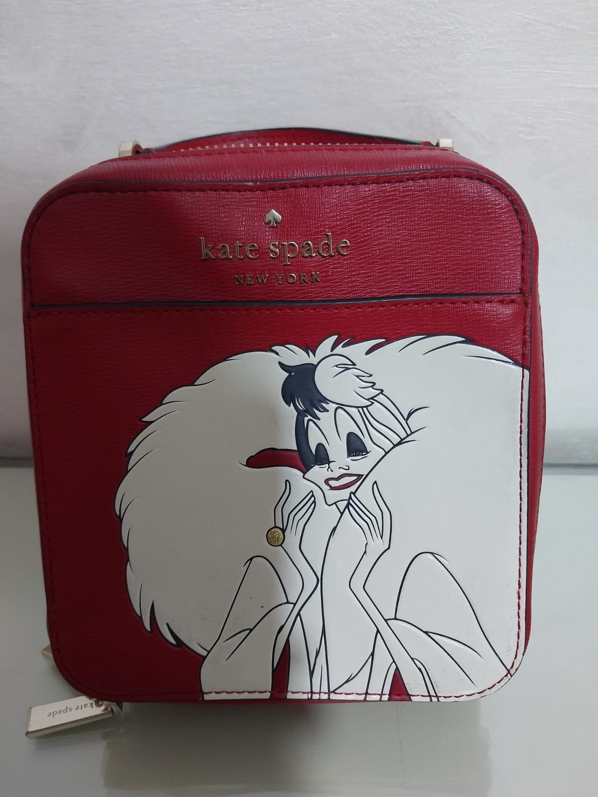 Kate Spade x Disney Cruella de Vil Camera Bag - Red Saffiano Leather - Rare image 4