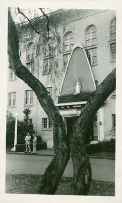 1940 soldier's  Honolulu Hawaii Photo Two soldiers outside St. Francis Hospital