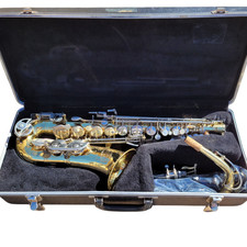 Selmer Bundy II Alto Saxophone with Hard Case and Lyre