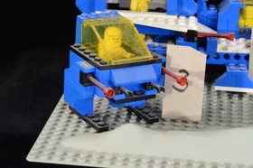 LEGO Lot Of 8 Space Sets-  885, 6801,10, 08,20,28,92 + one more