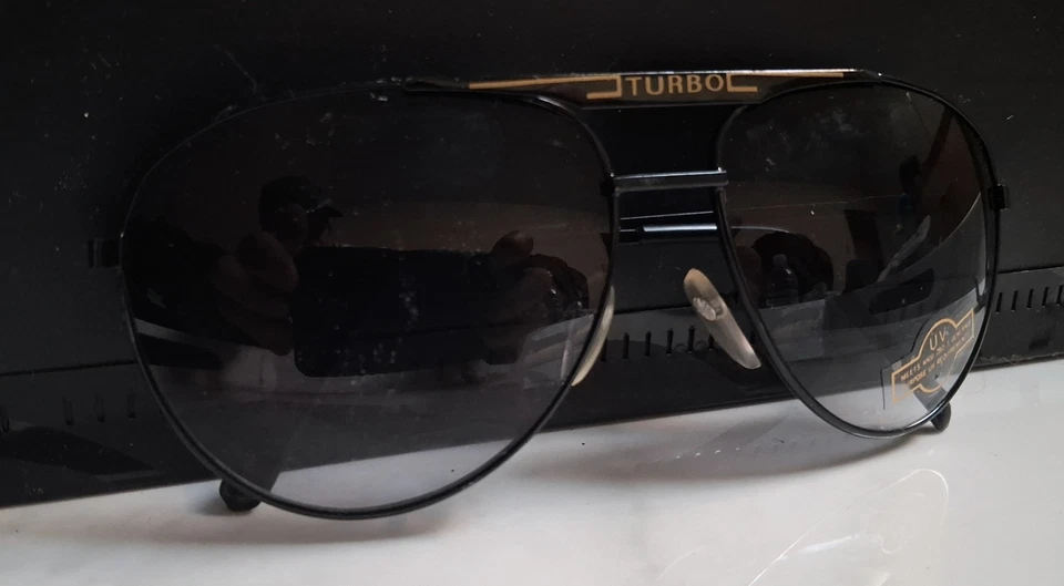 Gafas de sol Turbo Aviator con lente oscura y marco de metal Foto 4 de 4