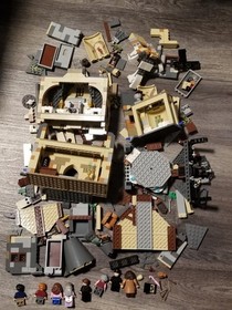 LEGO Harry Potter Hogwarts Castle & 8 Minifigures Set Missing parts Please View 