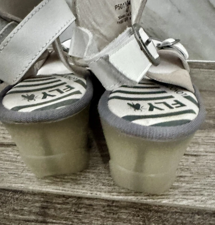 Fly London Verano Correa de Cuero Playa Divertido Tacones Ajustables Suelas Transparentes Talla 9 Foto 4 de 4