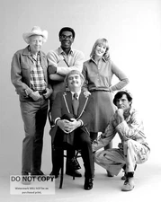 "CAPTAIN KANGAROO" CAST BOB KEESHAN - 8X10 PUBLICITY PHOTO (EP-142)