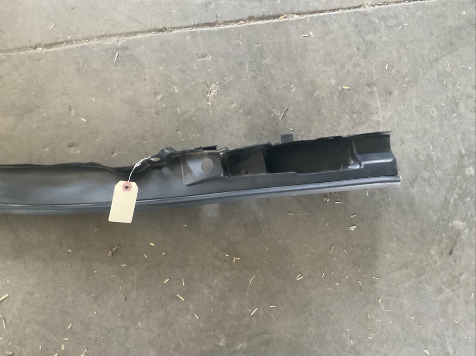 07-15 Infiniti G35 G37 Q40 Sedan capô esquerdo selo tira meteorológica 65821-JK000 - Imagem 3 de 4