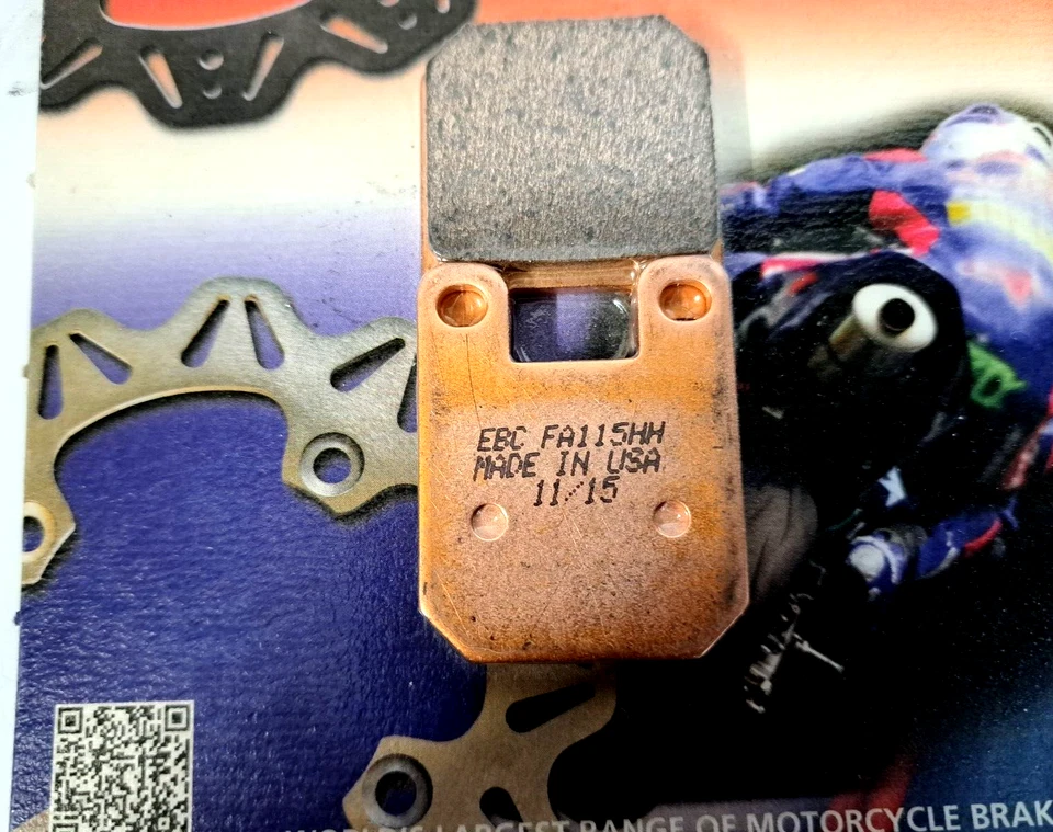 Pastillas de freno EBC sinterizadas dobles H Harley-Davidson con pinzas PM Foto 4 de 4