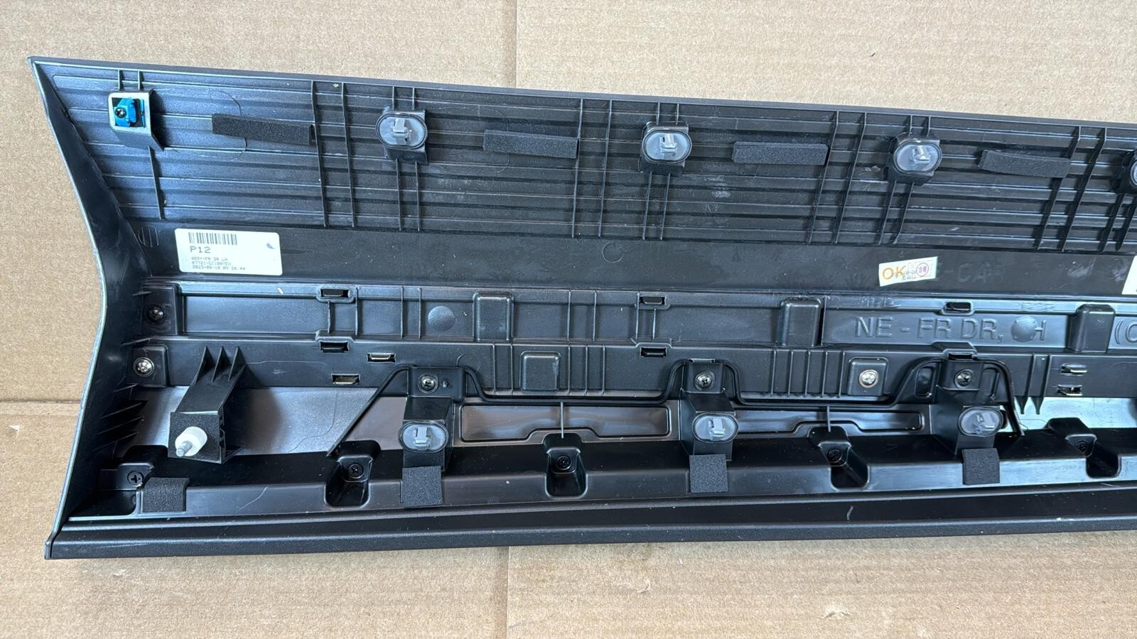 2022-2024 IONIQ 5 Limite ⭐ OEM ⭐ FRONT Door Lower Molding Left GRAY ⭐ 87721GI100