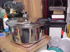 Presto 4qt Pressure cooker mod. 0134001