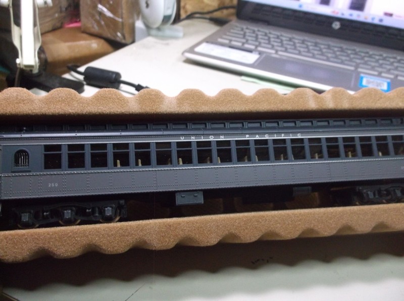 HO Coach Passenger Car 250 Union Pacific AHM Original Box