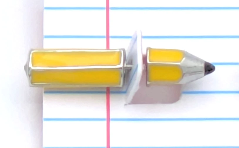 Aretes rectos amarillos Betsey Johnson lápiz parte delantera trasera de dos piezas Foto 2 de 4