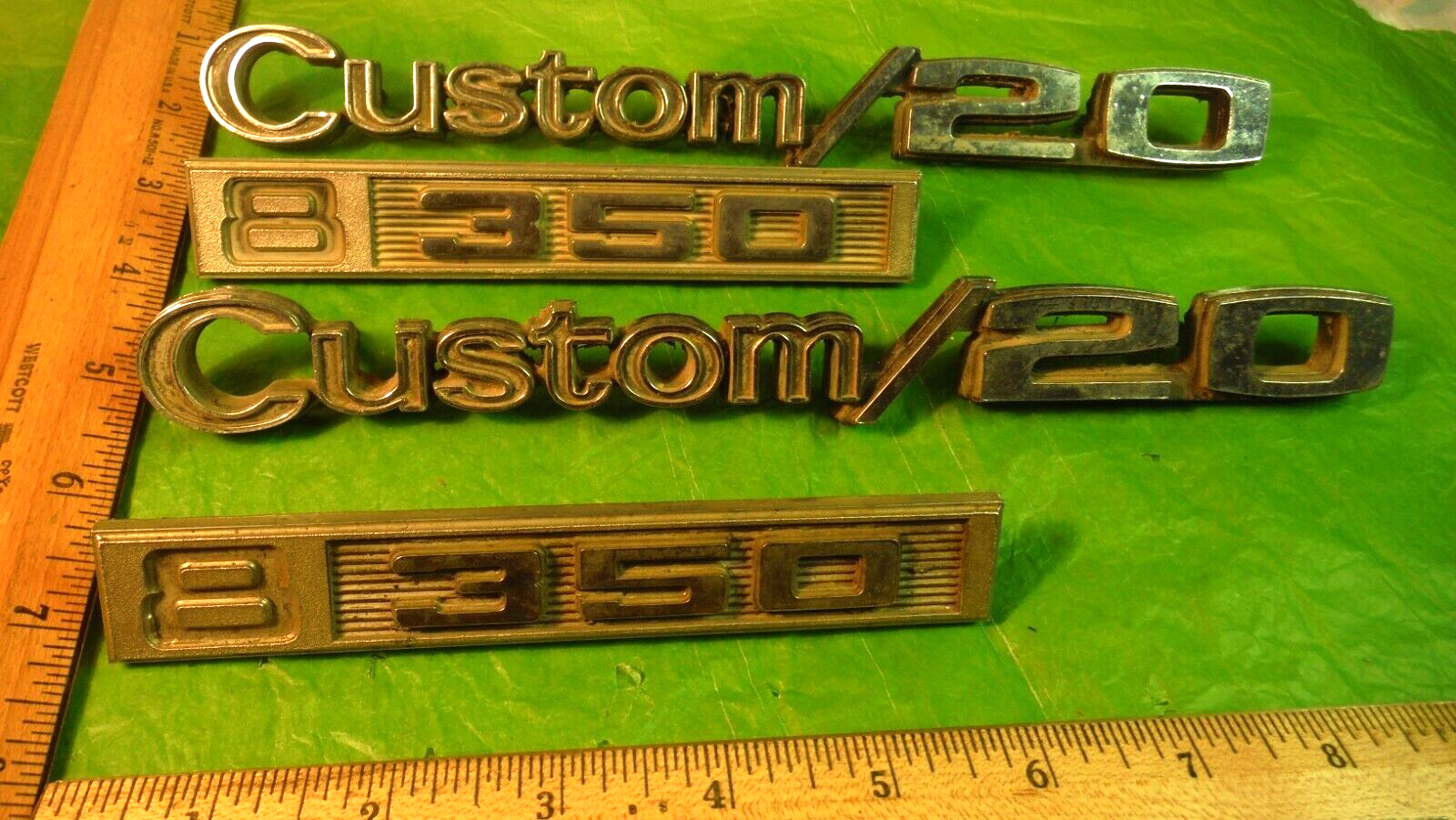 AN17 Chevrolet Custom/20 & 8/350 Fender Emblems Vintage 1969-72 ...