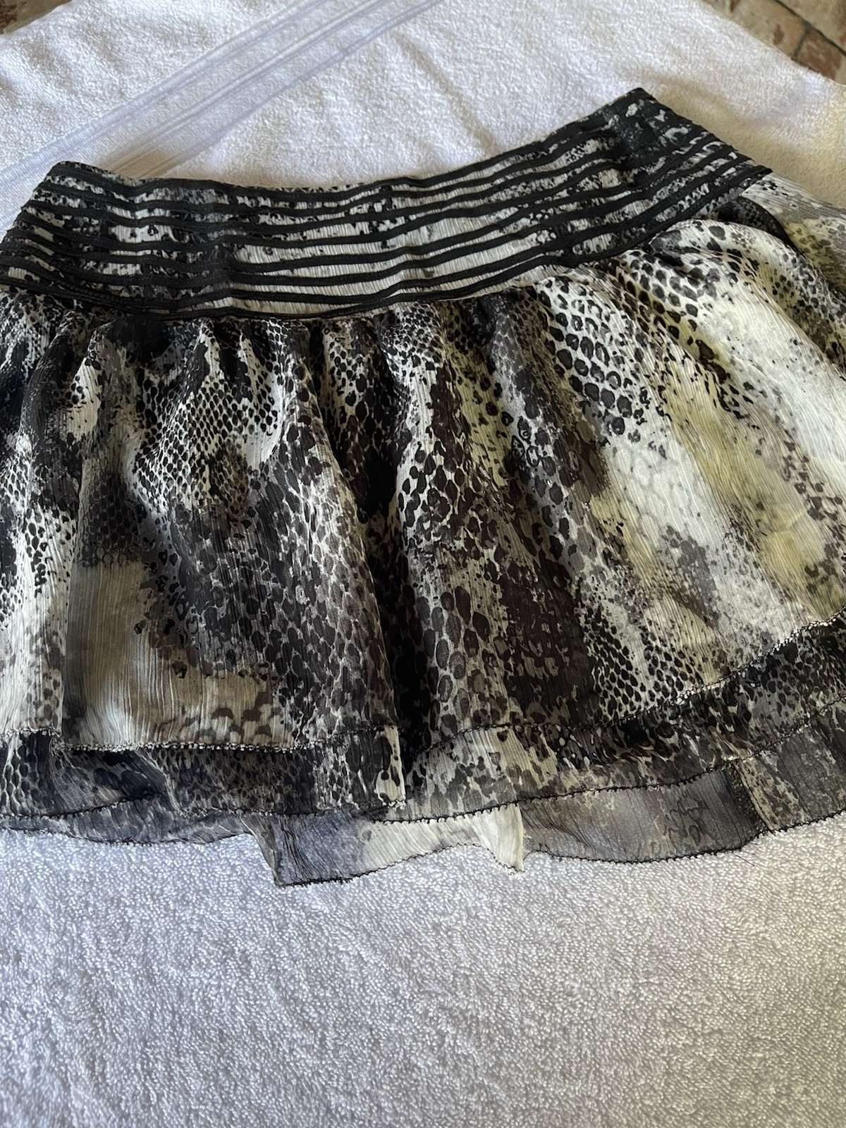 Express Snake Pattern Flared Mini Skirt Black And… - image 1