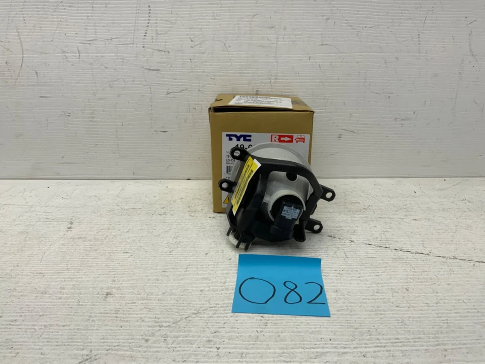 2012-2015 Toyota Prius/2013-2015 Lexus ES-350/2014 15 RX350 FOGLIGHT - Image 3 of 4