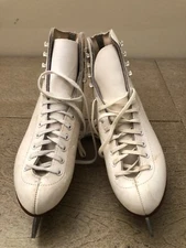 Size 6.5 Medium Riedell Ice Figure skates Women’s Ladies MK blades 6 1/2 YGO