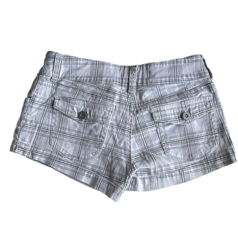 YMI karierte weiß/graue niedrige Damenshorts, Größe 5 - Bild 2 von 11