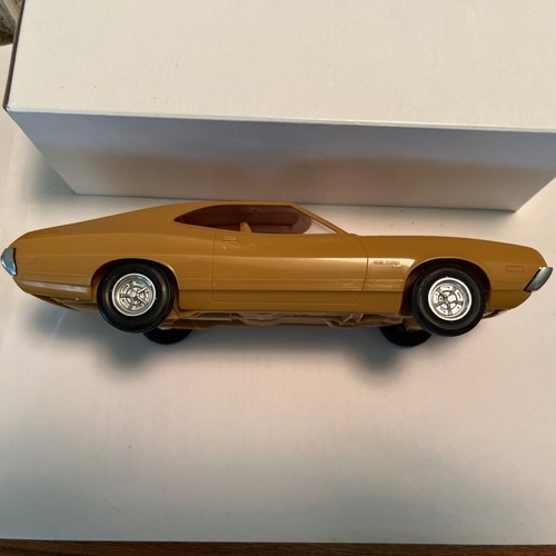 1972 Ford Gran Torino Sport Plastic Promo Model 1/25 Scale Gold Color - Picture 4 of 10