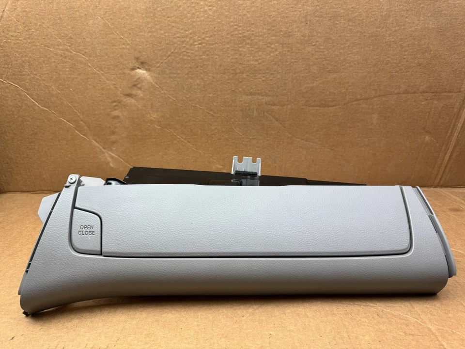 Toyota RAV4 2006-2012 guantera superior compartimento de almacenamiento original OEM gris Foto 2 de 4