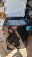 Fridgemaster MCF96EB Free Standing 95 Litres Chest Freezer Black E