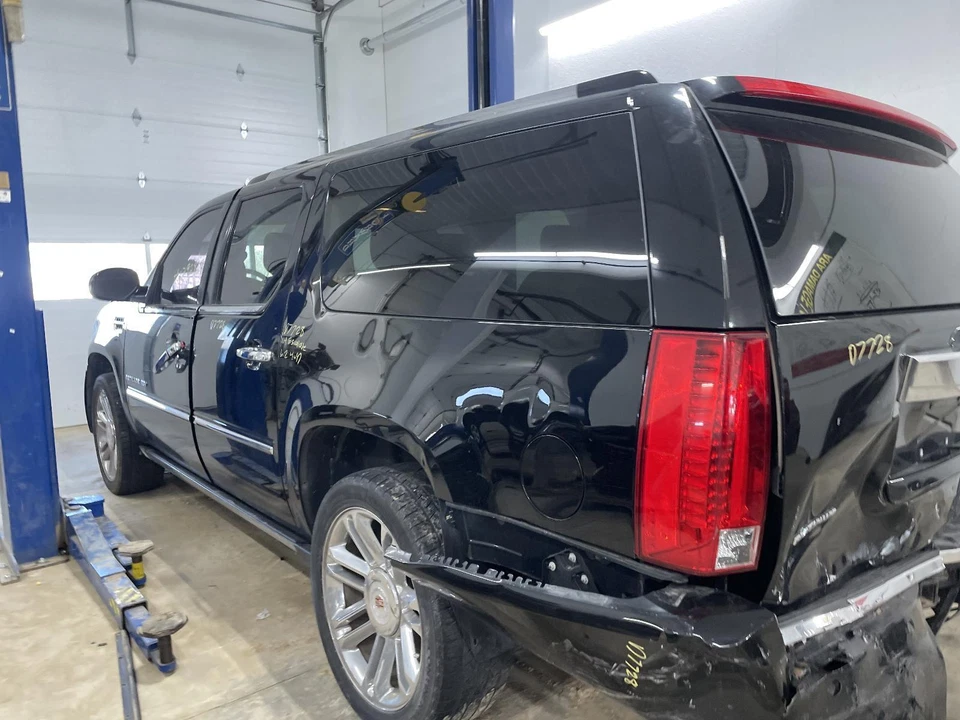 Used ABS Pump and Motor Assembly fits: 2014 Cadillac Escalade esv Assembly 4 whe - Image 2 of 4