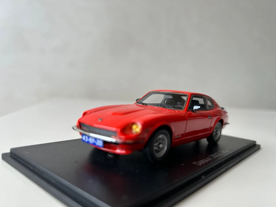 Neo Scale Models Datsun 260Z 2+2 1975 1:43 Foto 2 de 4