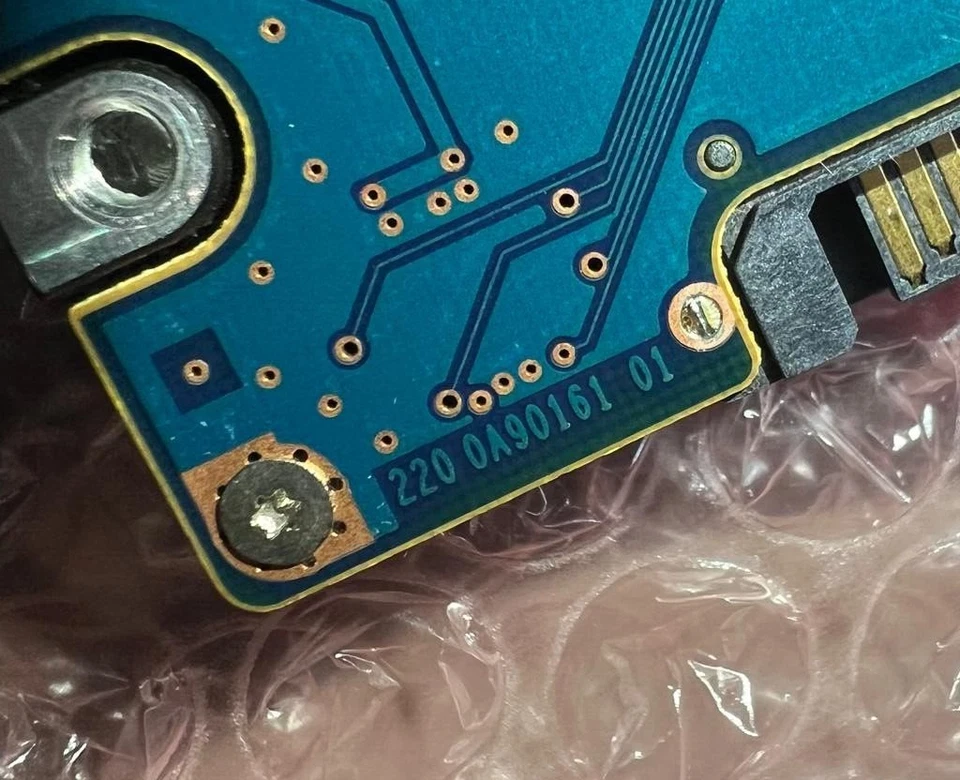 Hitachi Travelstar 500GB 2.5" SATA 5.4K 3Gb/s Hard Drive HDD HTE545050B9A300 - Image 4 of 4