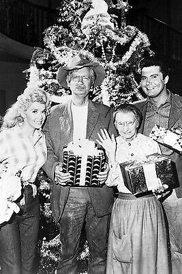 Donna Douglas Buddy Ebsen The Beverly Hillbillies 11x17 Poster Christmas tree