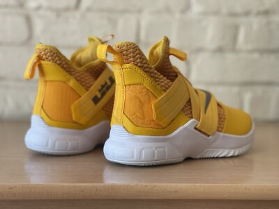 Nike LeBron Soldier 9 Yellow White Basketball Shoes 813264-772 Mens Size 12 Nike LeBron Soldier 12 Men Sz 7.5/9W Gold White Basketball  main image 3