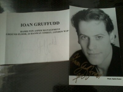 IOAN GRUFFUDD HANDSIGNIERTES S/W FOTO 5,5'' X3,5'' & HANDSIGNIERTES KOMPLIMENT ZETTEL