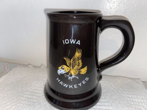 Iowa Hawkeyes mug, Throwback logo.