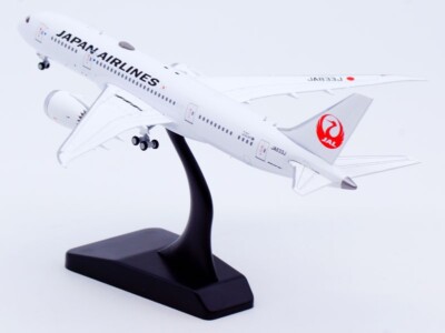 1:400 JC Wings Japan Airlines JAL Boeing B787-8 JA833J