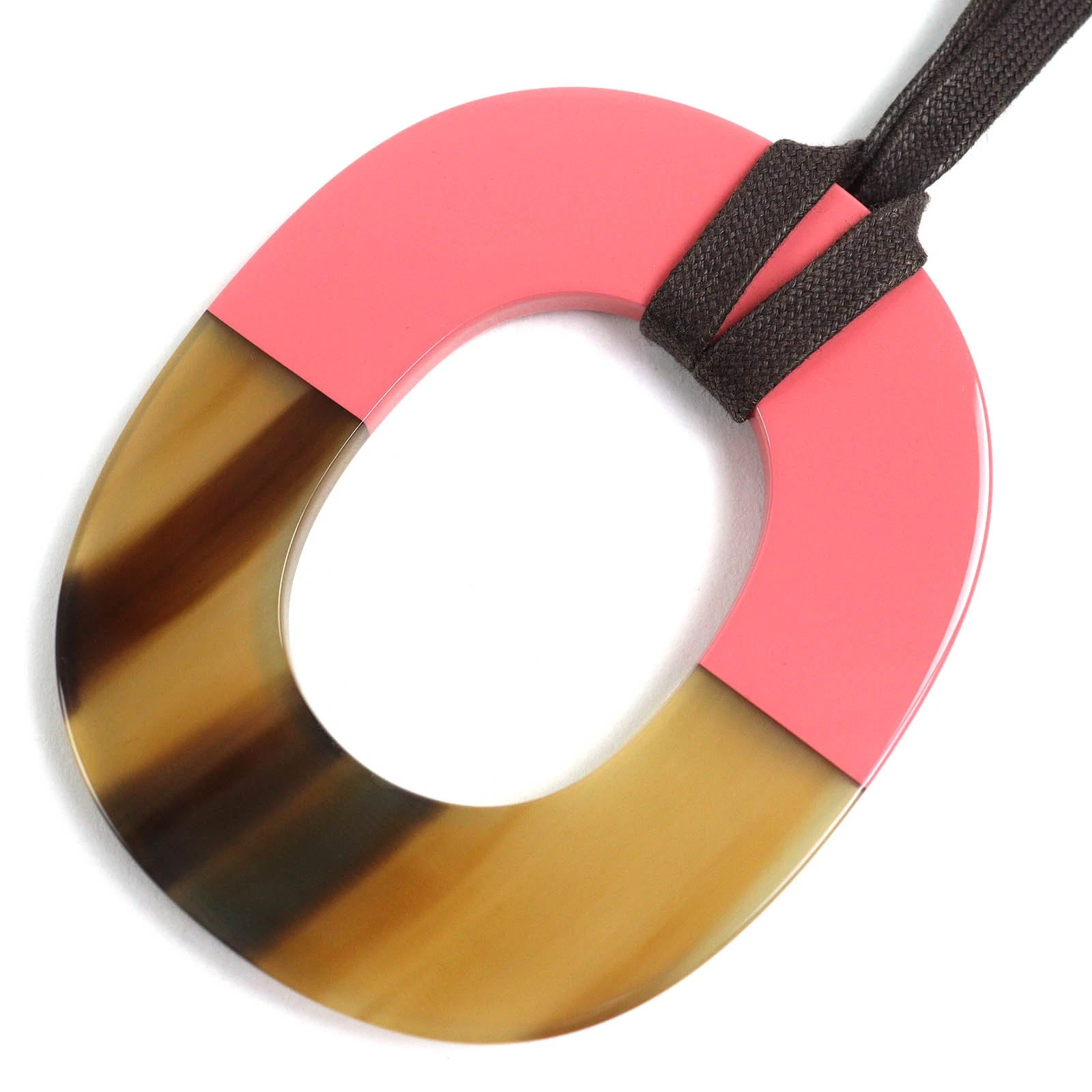 HERMÈS Collana con ciondolo Hermes Ism bicolore corno di bufalo laccato legno beige rosa donna