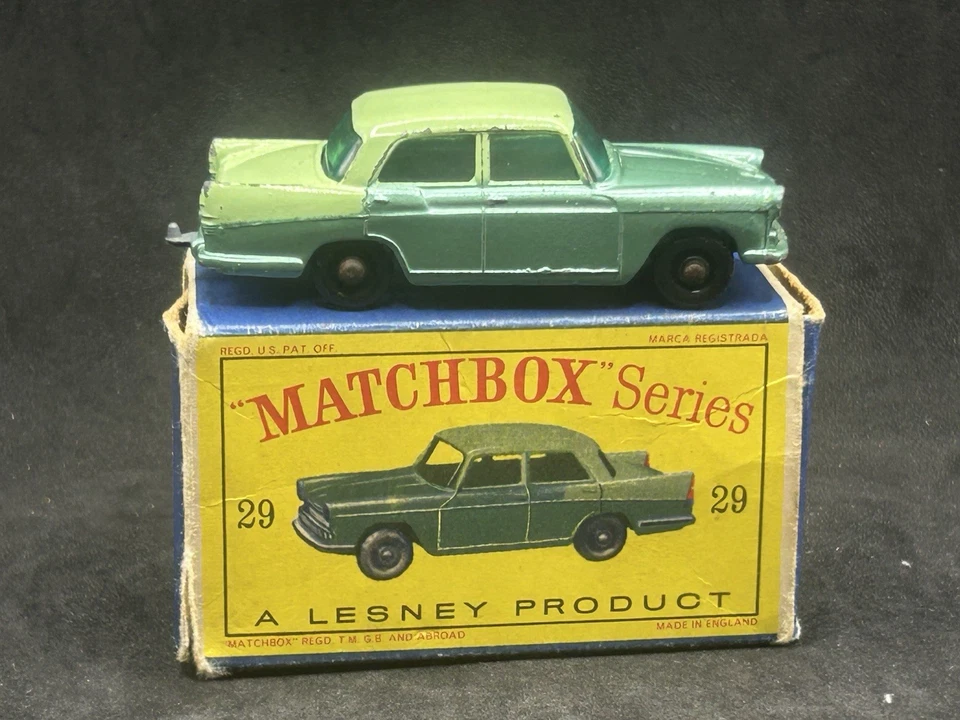 Matchbox 29 B3 Austin Cambridge with Type D2 with Serifs Box - Image 2 of 4