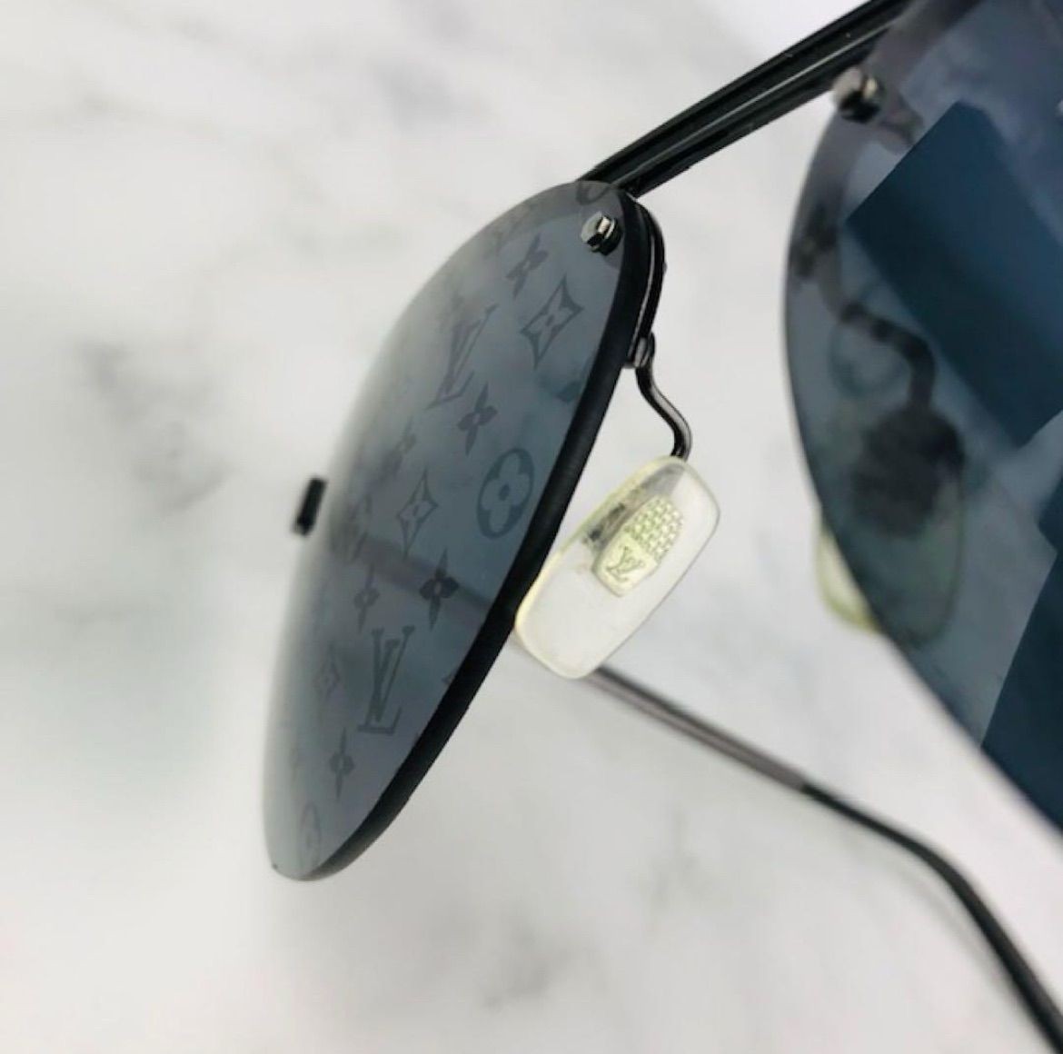 LOUIS VUITTON Clockwise Monogram patterned metal … - image 10