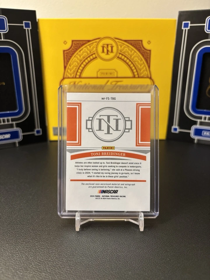 Toni Breidinger 2024 Panini National Treasures Firesuit Signatures/99 #FS-TBG Foto 2 de 2