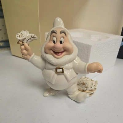Disney Lenox Happy Snow White & the Seven Dwarfs 24 K Gold Figurine New in Box - Image 1 of 4